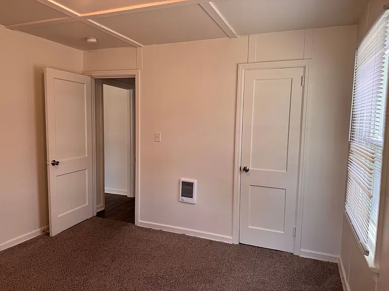 1520 Sloan St — Photo 5