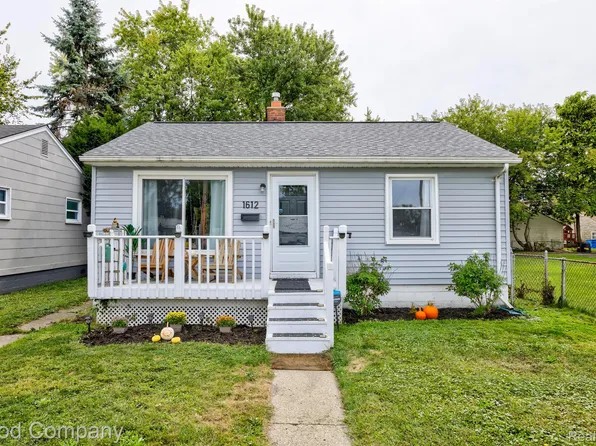 1612 E Woodruff Ave, Hazel Park, MI 48030