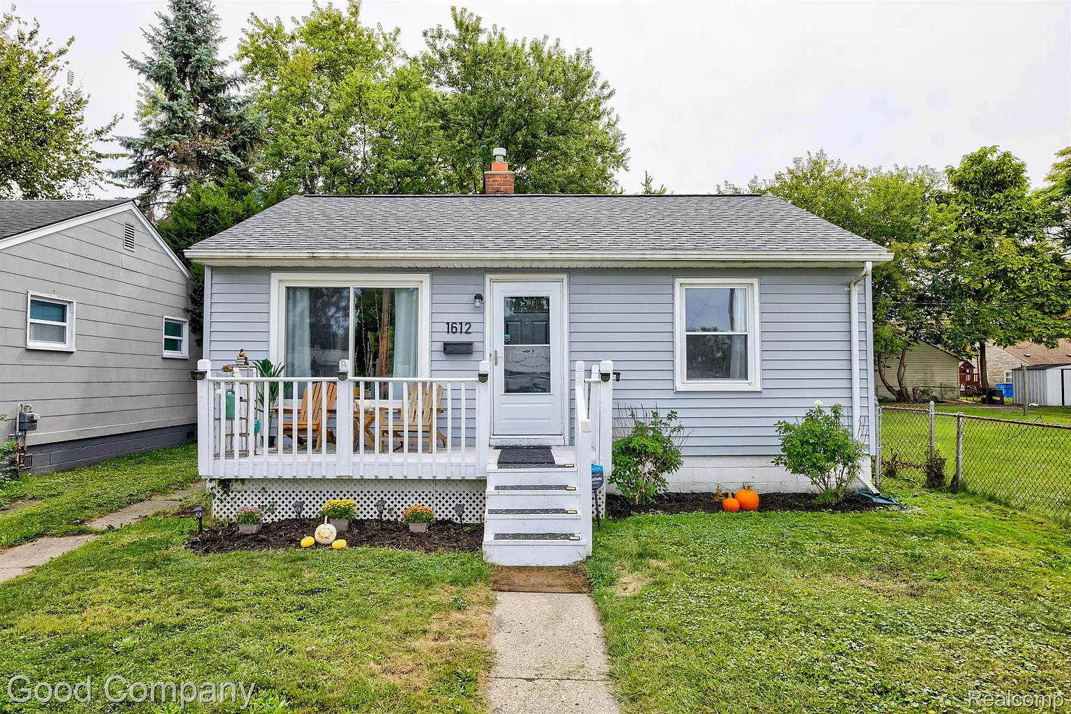 1612 E Woodruff Ave photo 1