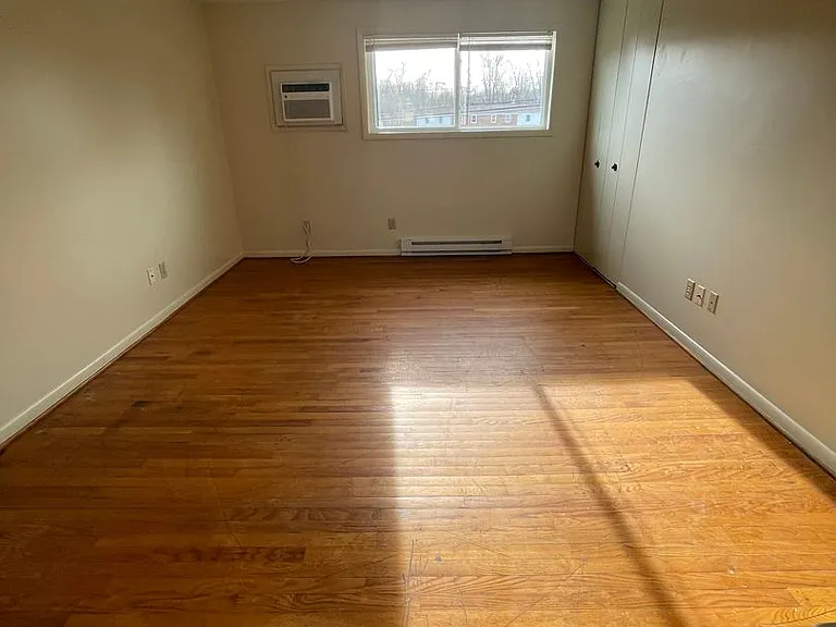 62 Pleasant Hill Rd — Photo 2