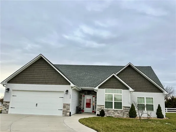 909 Golden Eagle Trl, Holden, MO 64040