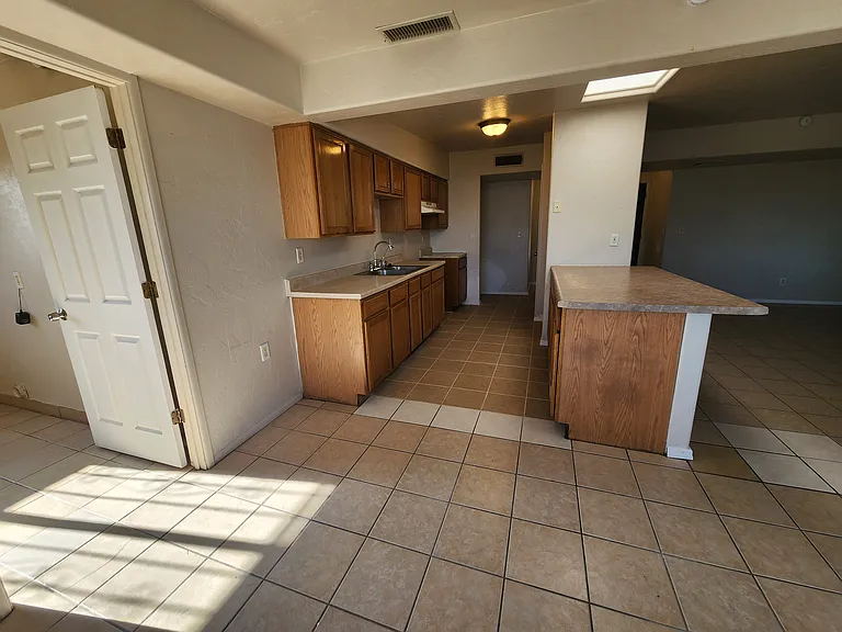 6841 E Stella Rd — Photo 6