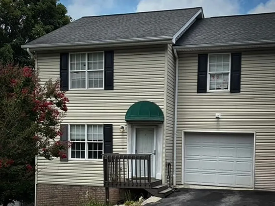122 Arrowhead Dr