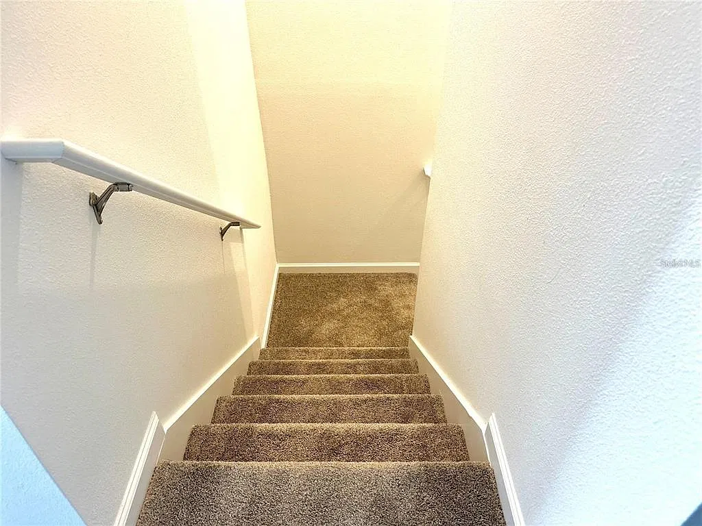 3 bed, 2.5 bath, 1738 sqft, $1,950 — Photo 4