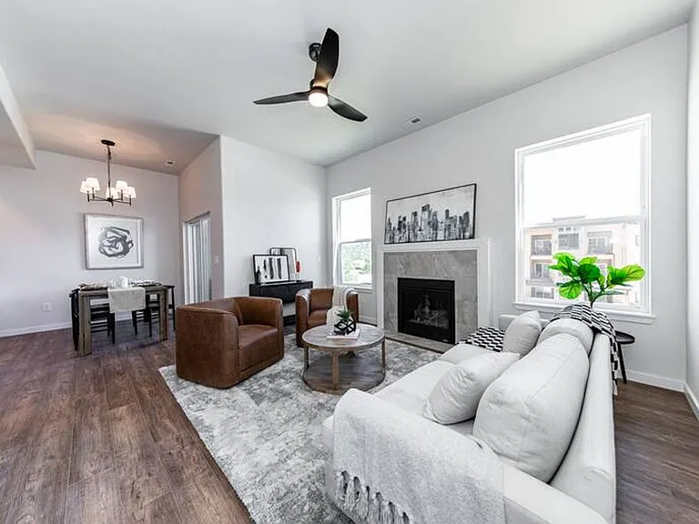 5722 Villa Lorenzo Dr — Photo 11