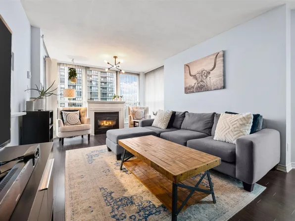 10 Laguna Ct #1006, New Westminster, BC V3M 6W3