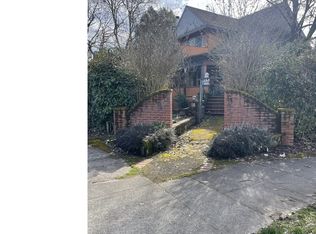 34 NE Ainsworth St, Portland, OR 97211