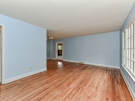 3rd image of 3304 Boston Ave