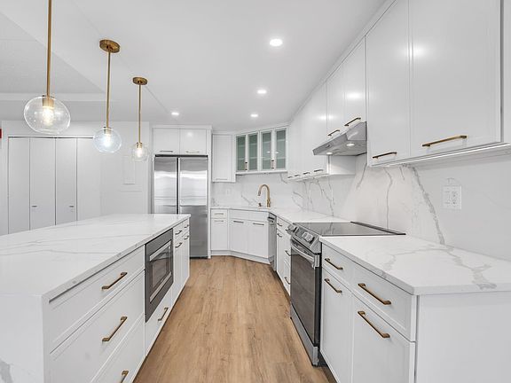 3rd image of 1055 River Rd APT 809