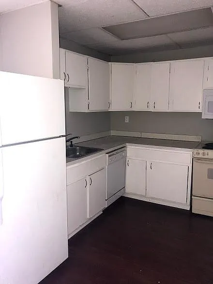 1413 Astor St photo 1