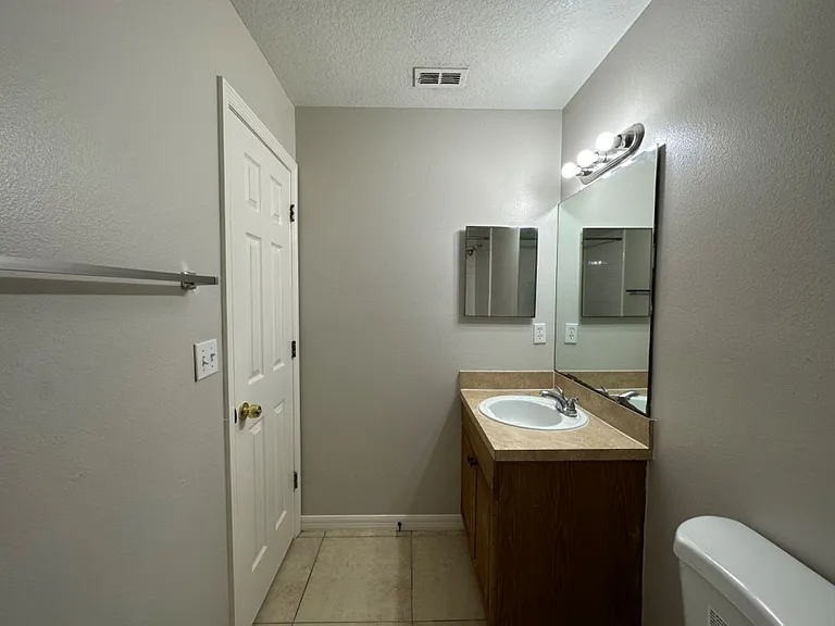 661 N Delmonte Ct — Photo 26