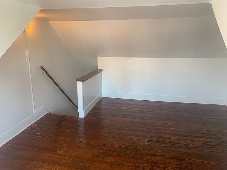 218 S West St — Photo 17