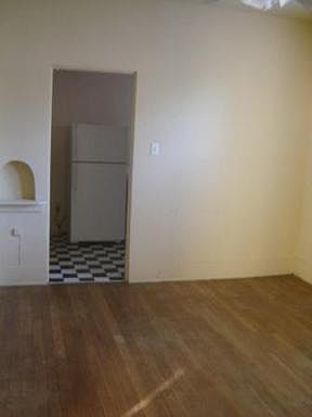 2nd image of 1800 Poplar Ave APT 10