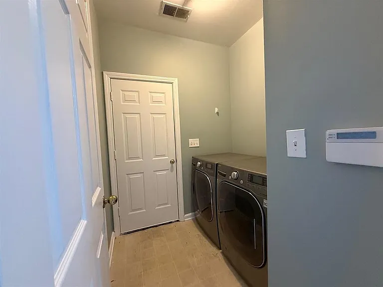 1173 Island Pl E — Photo 9