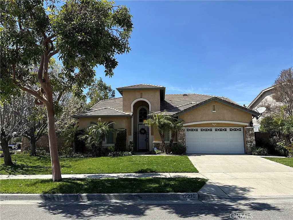 3 bed, 2750 sqft, $4,888 — Photo 1