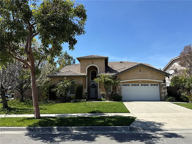 12210 Vista Ct — Photo 1