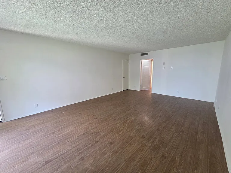 5230 Newcastle Ave #104 — Photo 8
