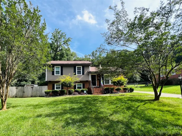 6120 Amity Pl, Charlotte, NC 28212