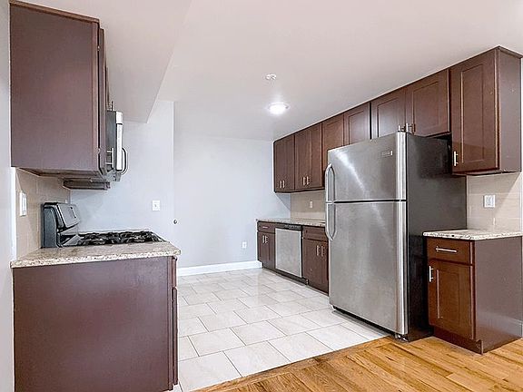 3rd image of 381 Communipaw Ave Unit 2B