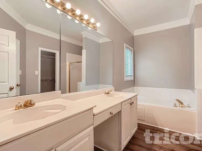 2200 Sugarbirch Dr — Photo 16