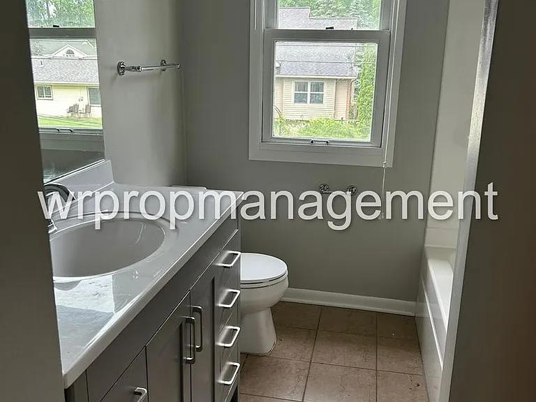 2518-2520 Dean Rd — Photo 14