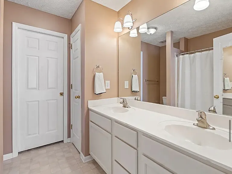 119 Stanton Hall Ln — Photo 9