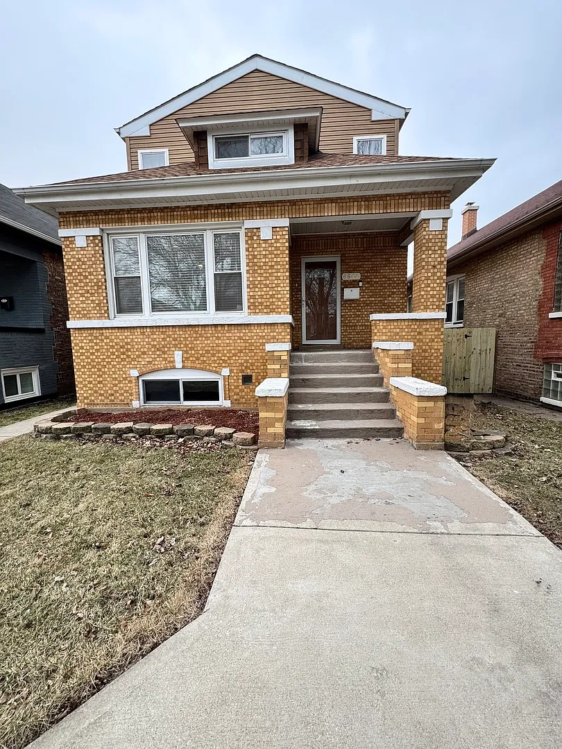 8544 S Essex Ave photo 1