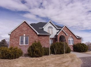 6704 Foxglove Dr, Cheyenne, WY 82009
