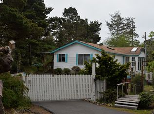 4706 Joshua Ln, Florence, OR 97439