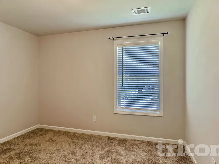 4431 Fulson Dr — Photo 7