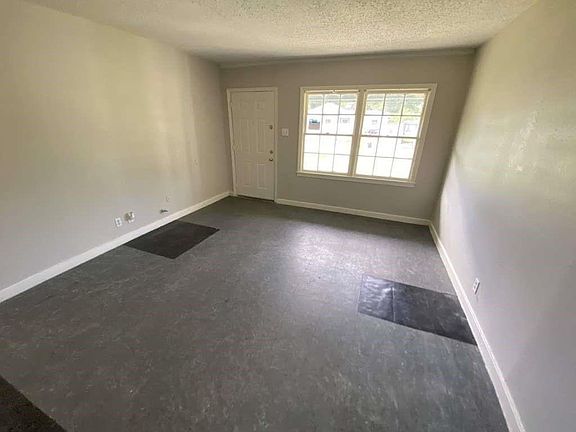 3rd image of 5601 Malmedy Rd