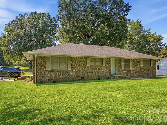 3rd image of 8051 S Way Rd