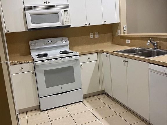 5th image of 2211 SE 23rd Ave #2211