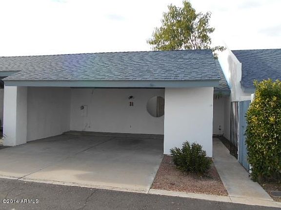 3rd image of 302 N Sycamore Unit 21