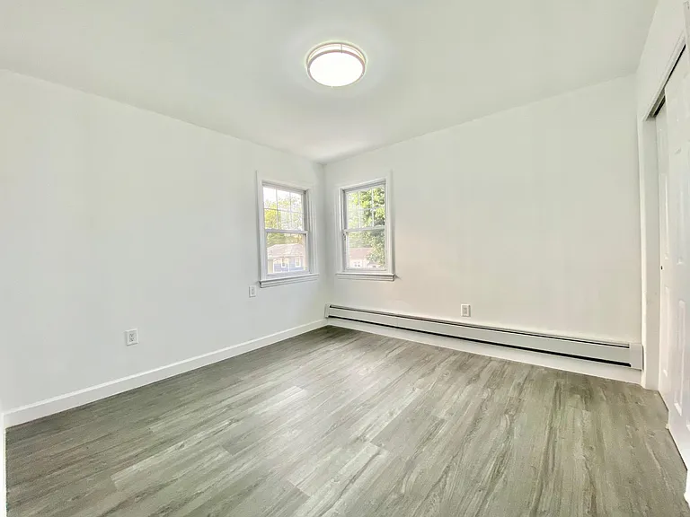 225 Locust Ave #2 — Photo 16