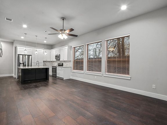 3rd image of 204 N Getzendaner St Unit 1