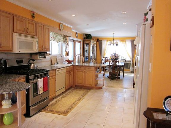 Well Maintained Split Colonial