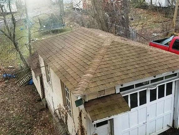 3rd image of 329 Hillview Ave