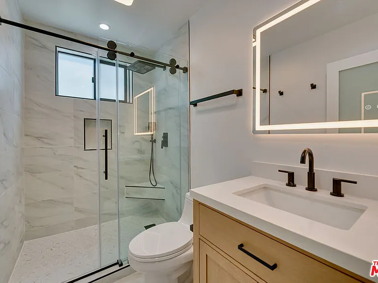 928 N San Vicente Blvd #108 — Photo 5
