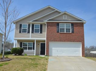 707 Overlook Rd, Lowell, NC 28098
