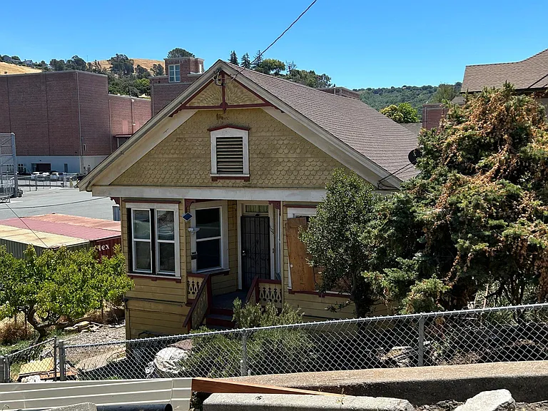 1103 Wanda St — Photo 2