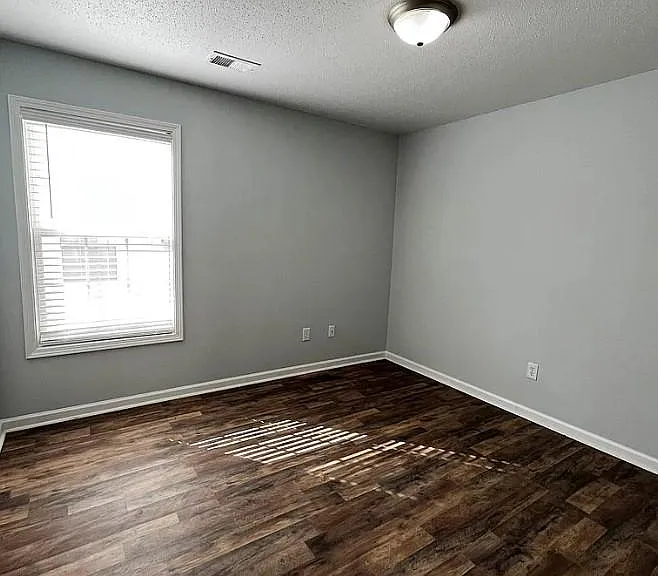 313 Castleburg Ln — Photo 15