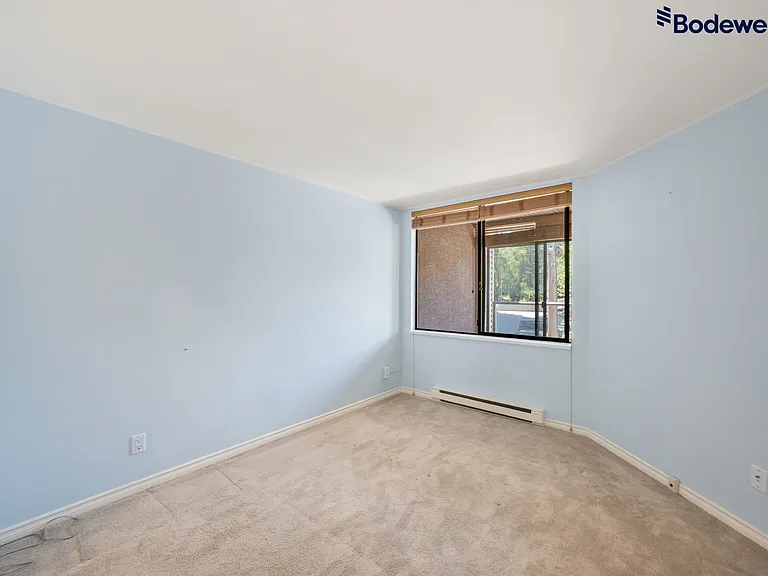 1080 Broughton St — Photo 9
