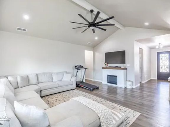 4th image of 7449 Sleepy Hollow Ln