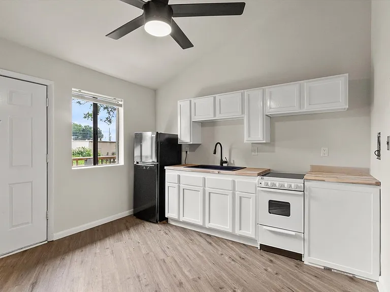 3801 Triana Blvd SW — Photo 28