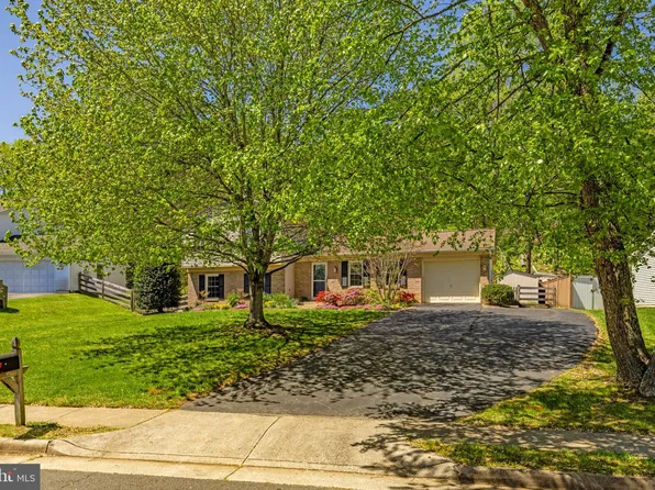 911 Chancellor St SW, Leesburg, VA 20175