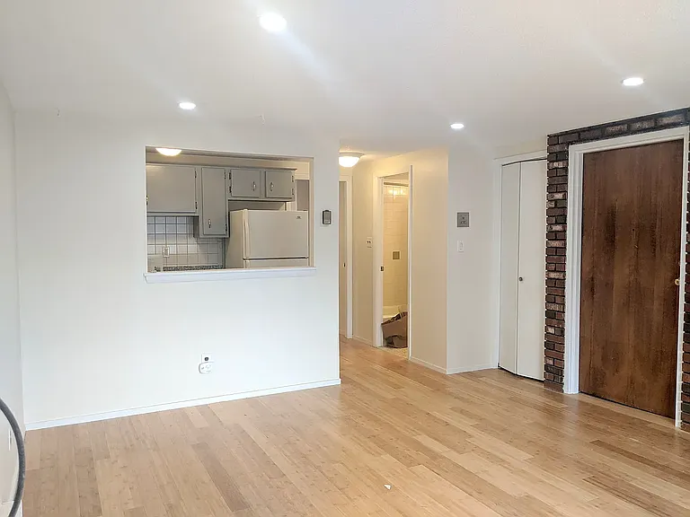 102 Alpine St #6 — Photo 6