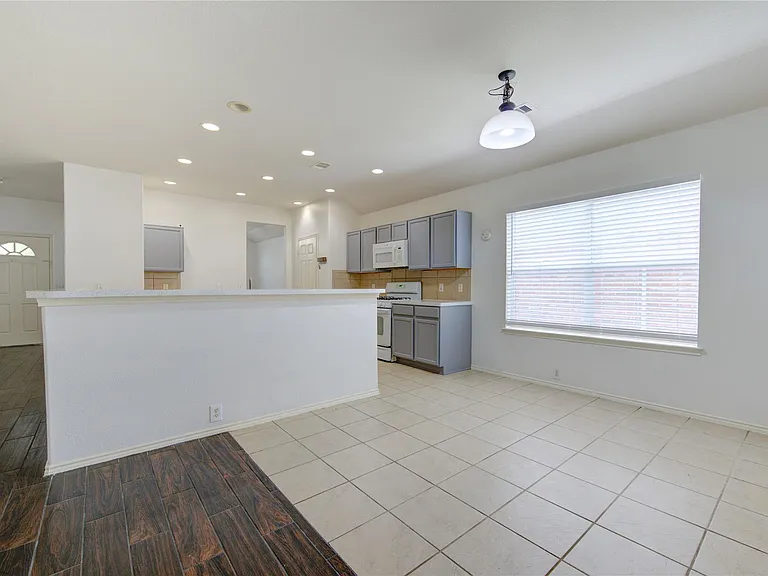 14027 Coveney Dr — Photo 38