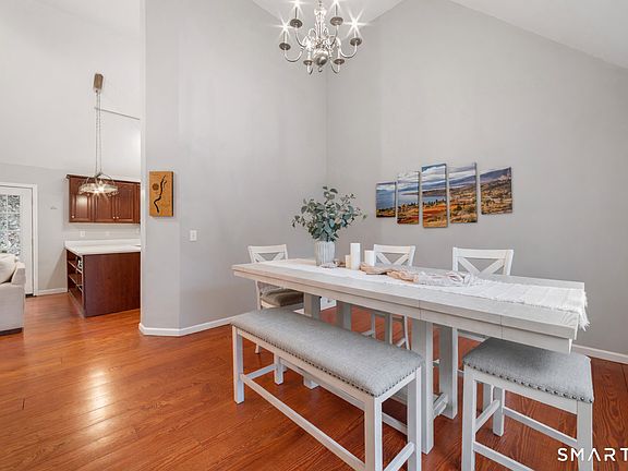 3rd image of 611 Kent Road