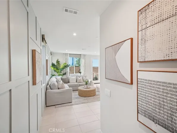 16034 Esparza Ln, Fontana, CA 92336